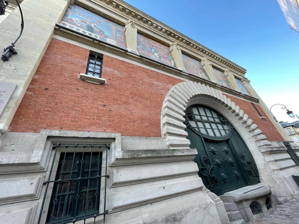 Charme De L'Ancien Pour Cet Appartement Entierement Renove Dans L'Hypercentre De Reims Bagian luar foto