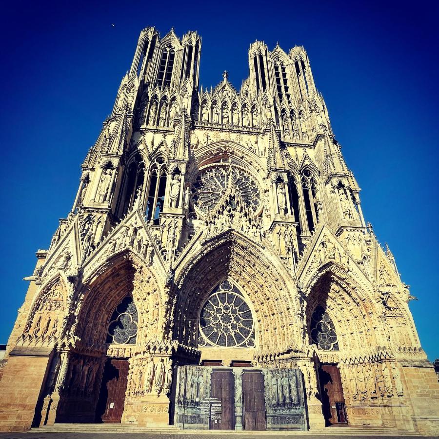 Charme De L'Ancien Pour Cet Appartement Entierement Renove Dans L'Hypercentre De Reims Bagian luar foto