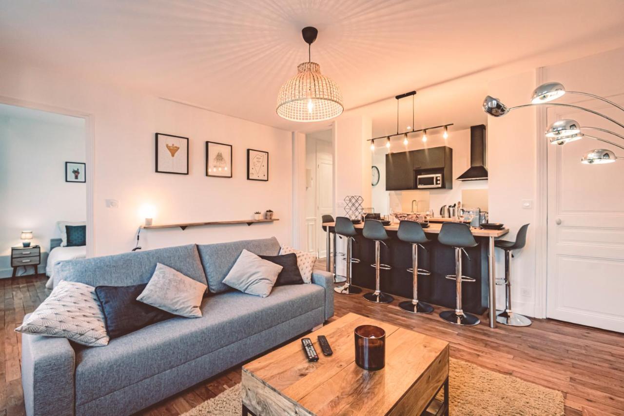 Charme De L'Ancien Pour Cet Appartement Entierement Renove Dans L'Hypercentre De Reims Bagian luar foto