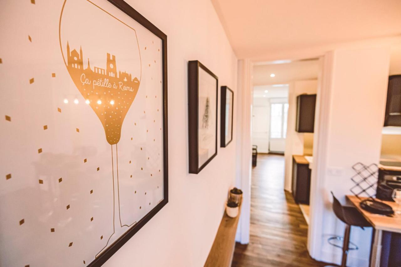 Charme De L'Ancien Pour Cet Appartement Entierement Renove Dans L'Hypercentre De Reims Bagian luar foto