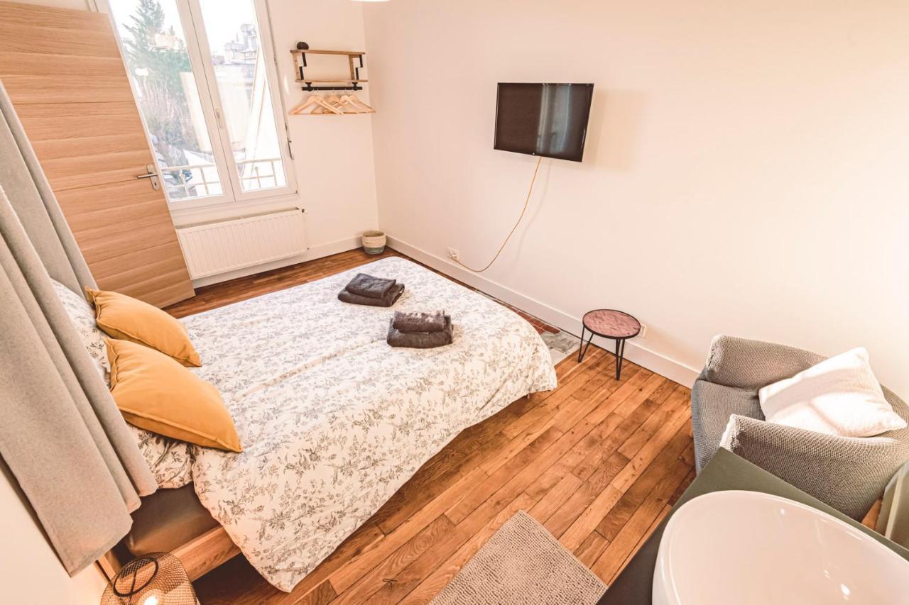 Charme De L'Ancien Pour Cet Appartement Entierement Renove Dans L'Hypercentre De Reims Bagian luar foto